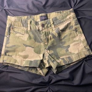 camo shorts